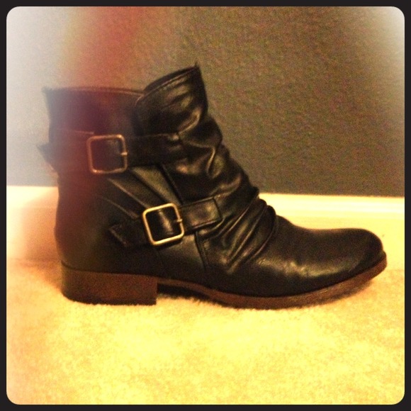 Reserve for @dent0818 💎 Black bongo ankle boots