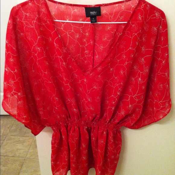 🚫🚫SOLD🚫🚫Lovely loose Red/Orange Blouse