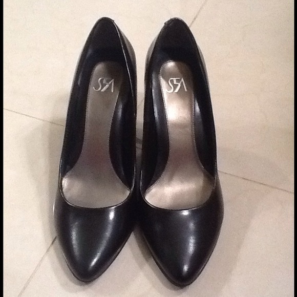 Black classic Pumps