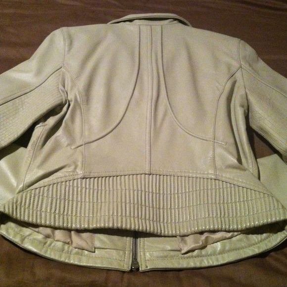 Fitted Leather Jacket - Picture 3 of 4