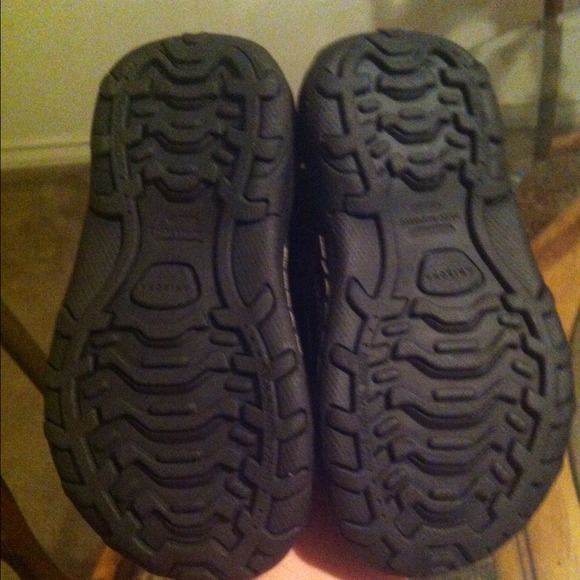 Little boys sandals!- NWOT - Picture 2 of 3