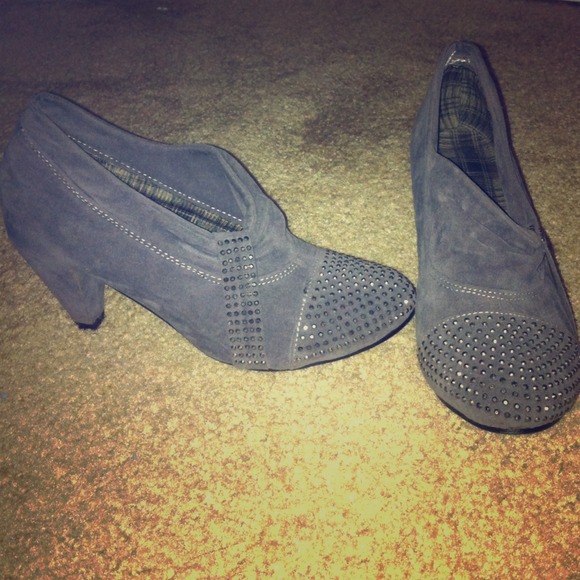 Gray low heals very comfortable!