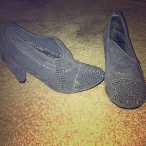 Gray low heals very comfortable!