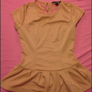 Forever 21 Peplum lace on back top