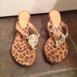 BCBG wedges 8.5