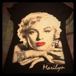Marilyn Monroe t-shirt $10