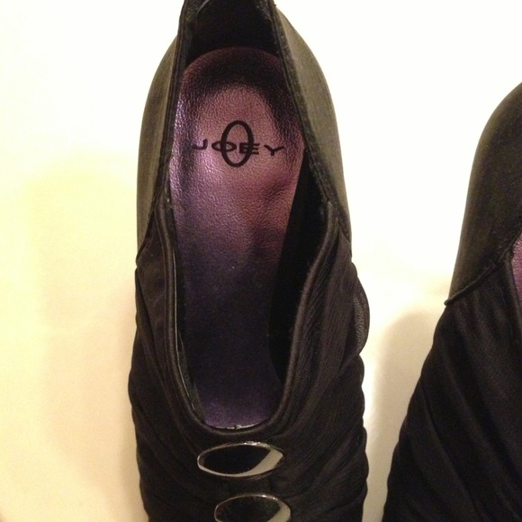 Shoes - Picture 2 of 3