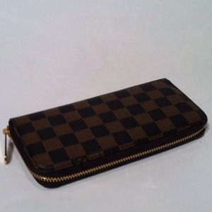 Brand new brown Damier wallet