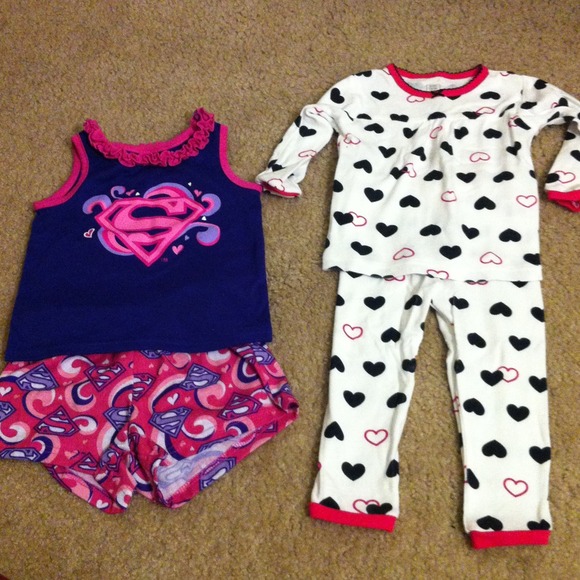 🚫🚫SOLD🚫🚫2 Infant girls pajama sets