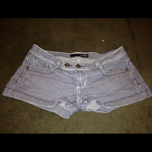 Stripped shorts