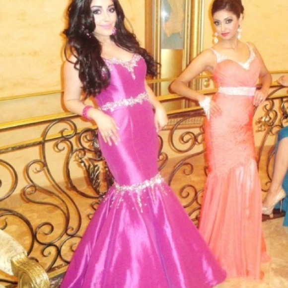 Purple evening gown with sequin. Mermaid shape
