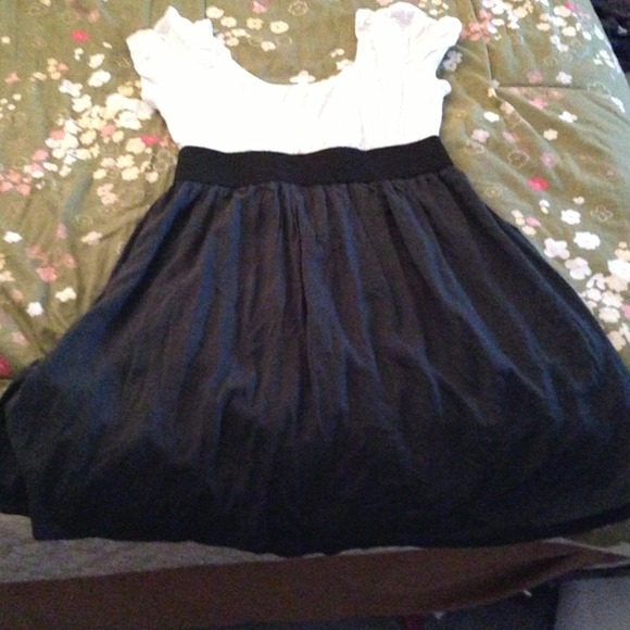 Cap Sleeved Dress with Elastic Waist