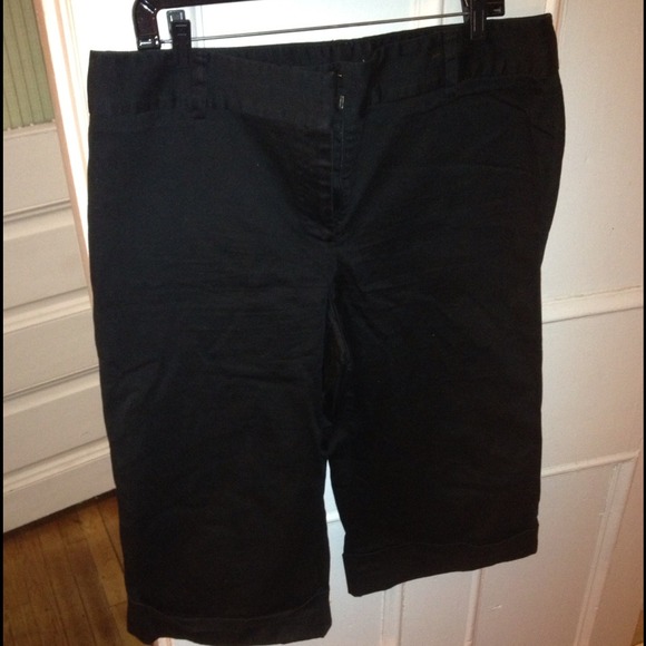 🚫🚫🚫 RESERVED 🚫🚫🚫Casual Capri Pants