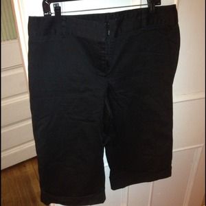 π«π«π« RESERVED π«π«π«Casual Capri Pants