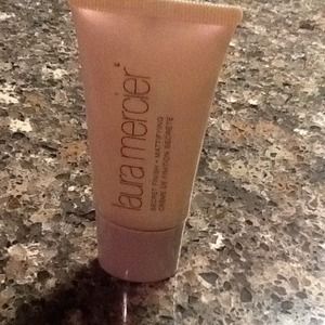 Laura Mercier secret finish•Mattifying