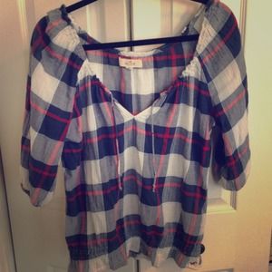 Plaid hollister shirt😍