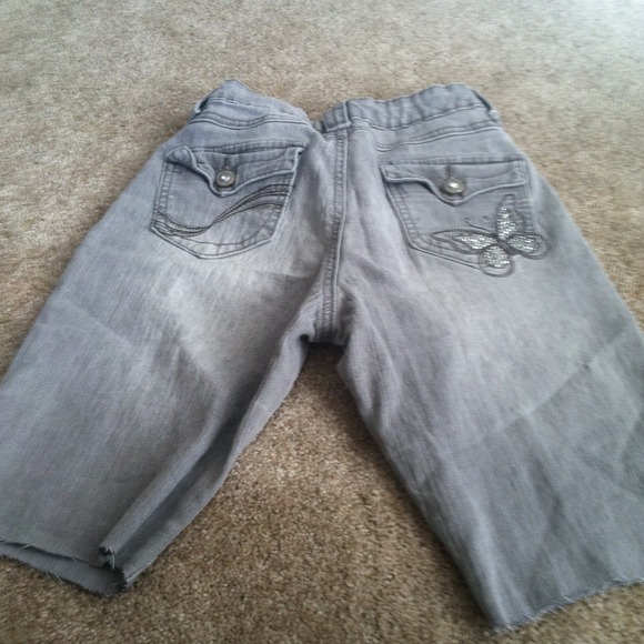 Shorts - Picture 2 of 3