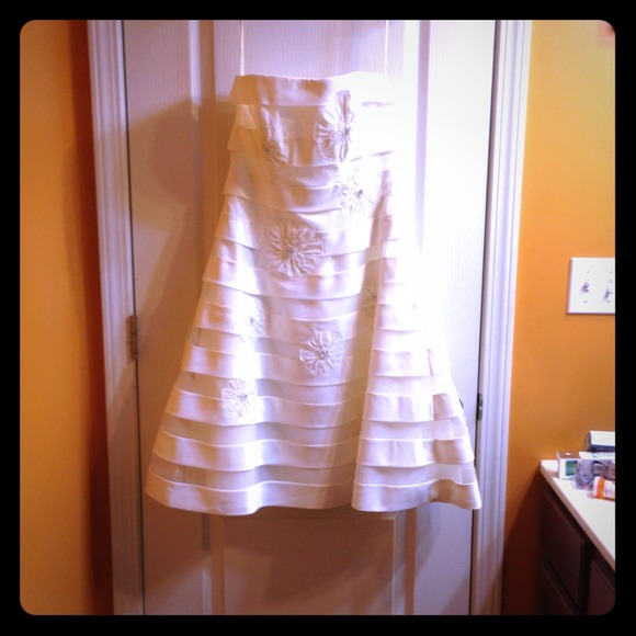NWT David's Bridal short wedding dress size 6