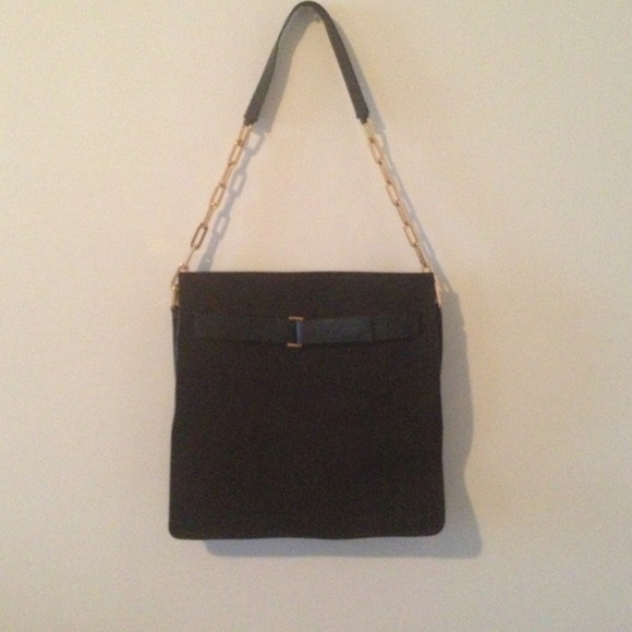 Authentic Brand New Gucci Purse w/ Dust Bag