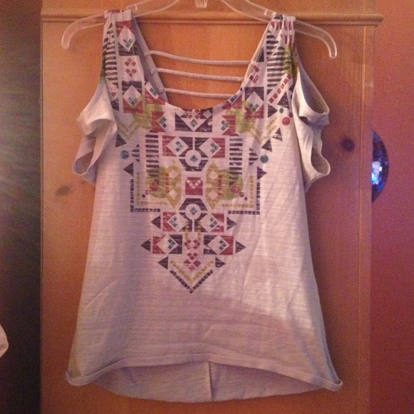 Azteca designed top! :) - Picture 3 of 4
