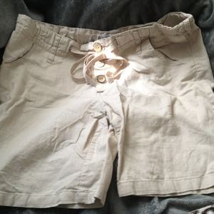 🔴Sold🔴Body central shorts & brown hoodie