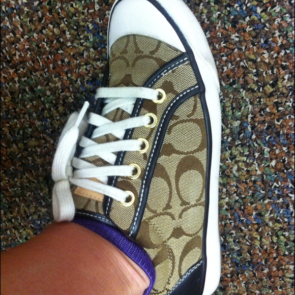 💢SOLD💢Coach Shoes - Picture 3 of 4