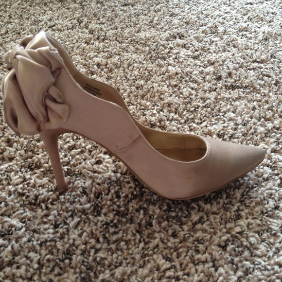 RSVP high heels. Leather outsole. Classy shoes! - Picture 3 of 3