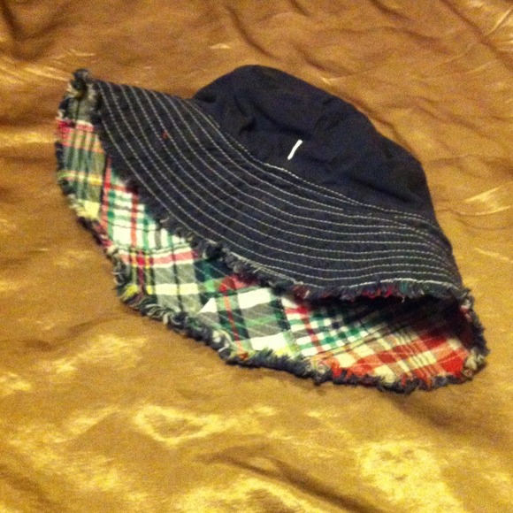 SOLDBaby gap madras bucket summer sun hat