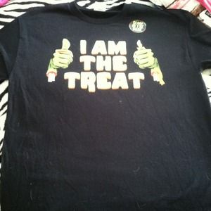 Black Halloween shirt never worn