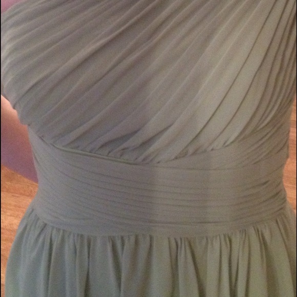 Pear colored knee length dress - Picture 2 of 3