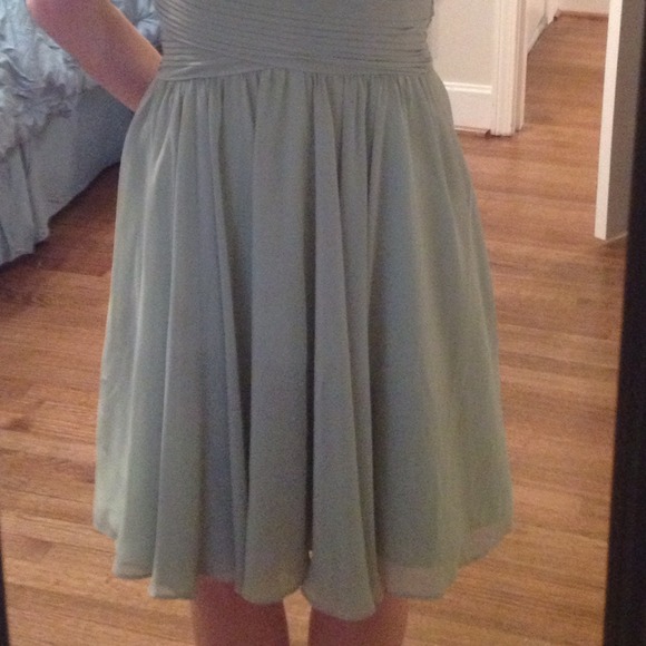 Pear colored knee length dress - Picture 3 of 3