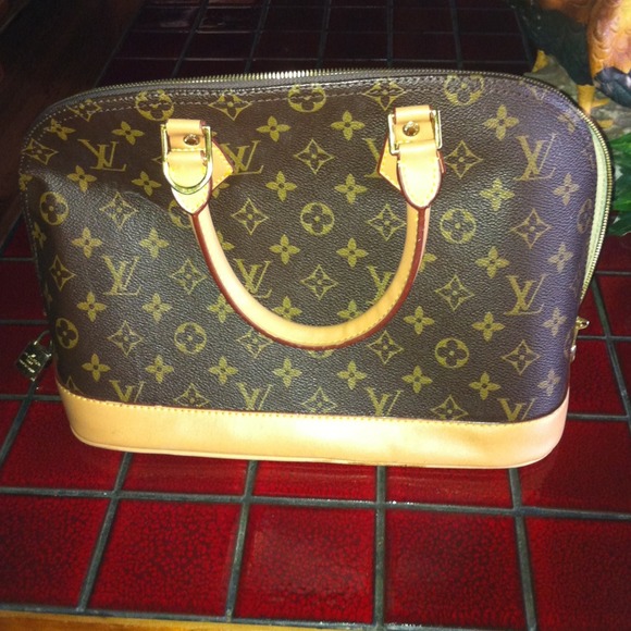 Classic Louis Vuitton Brown Purse