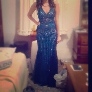 David's Bridal prom dress. Near perfect condition!