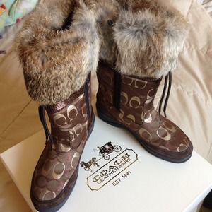 🔸RESERVED🔸Coach Signature Fur Boots