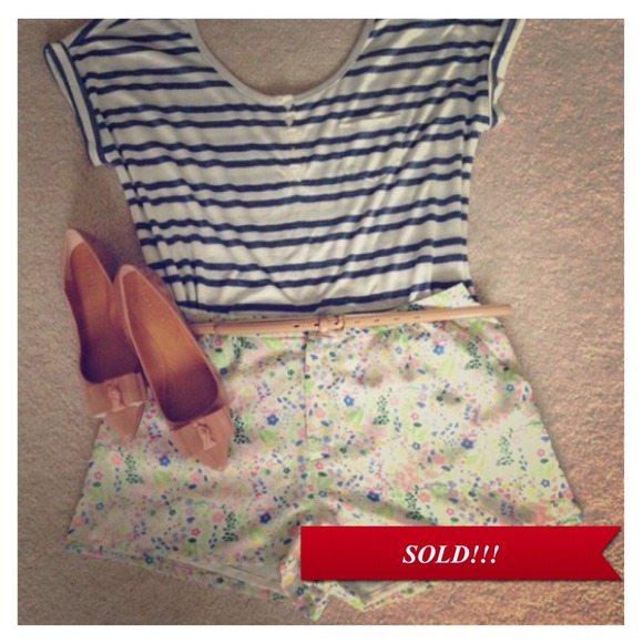 SOLD!Host pick!!!! Pastel floral dressy shorts