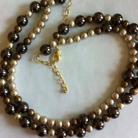 Neckless (1) - Picture 2 of 3