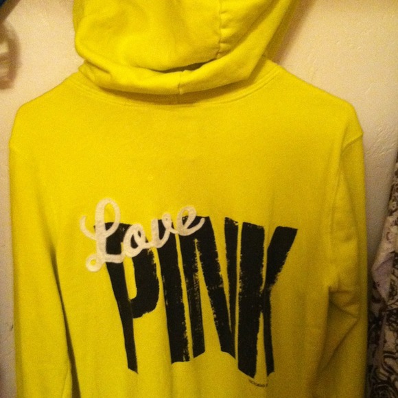 Yellow vs hoodie