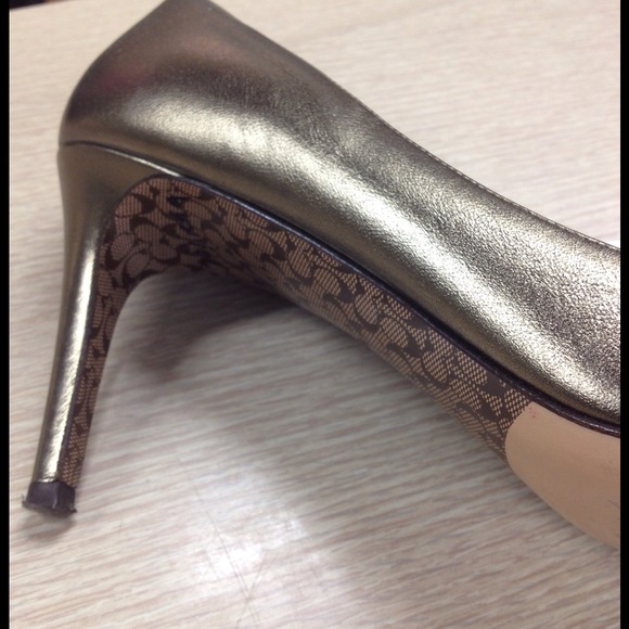 COACH pump bronze metallic size 11