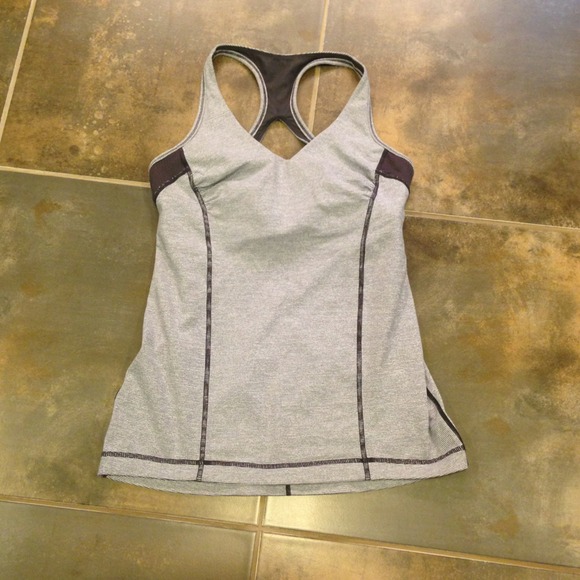 SOLD-Lululemon tank w/ shelf bra