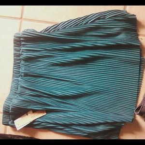 Large fits medium never worn