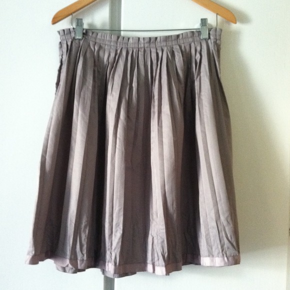 GAP Dresses & Skirts - Gap gray pleated skirt GAP Dresses & Skirts - Gap gray pleated skirt