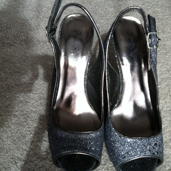 Heels! - Picture 2 of 3