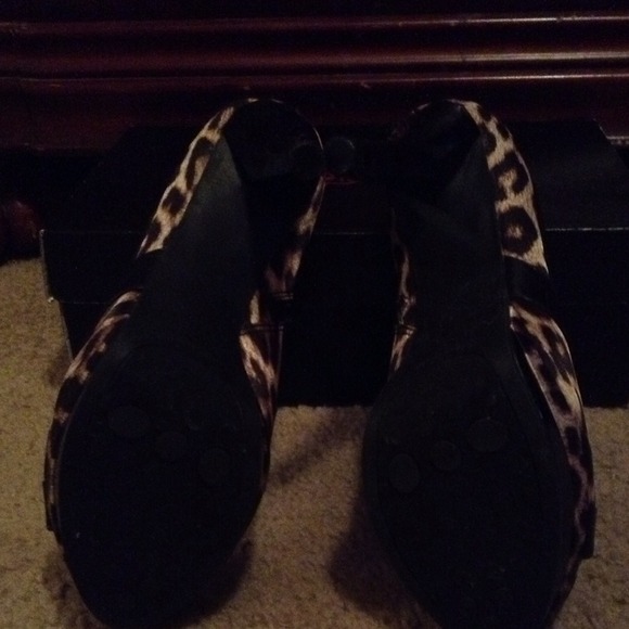 Carlos Santana leopard booties - Picture 4 of 4