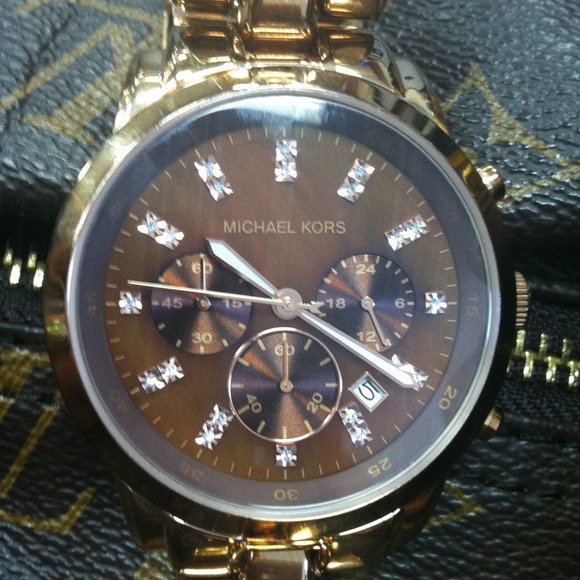 MICHAEL Michael Kors Accessories - 🎁🎁to my best friend!!