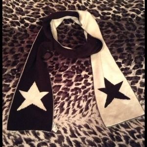 Back and white scarf