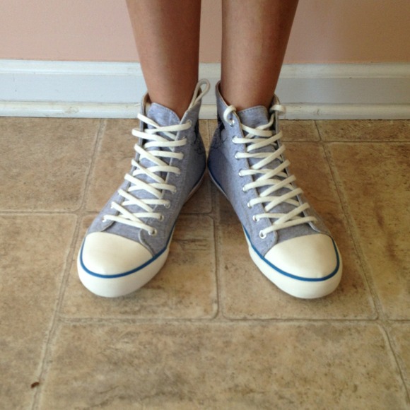 🌹SOLD🌹100 OFF!! Juicy Couture sneakers - Picture 2 of 3