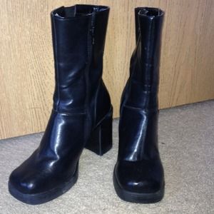Black heeled boots