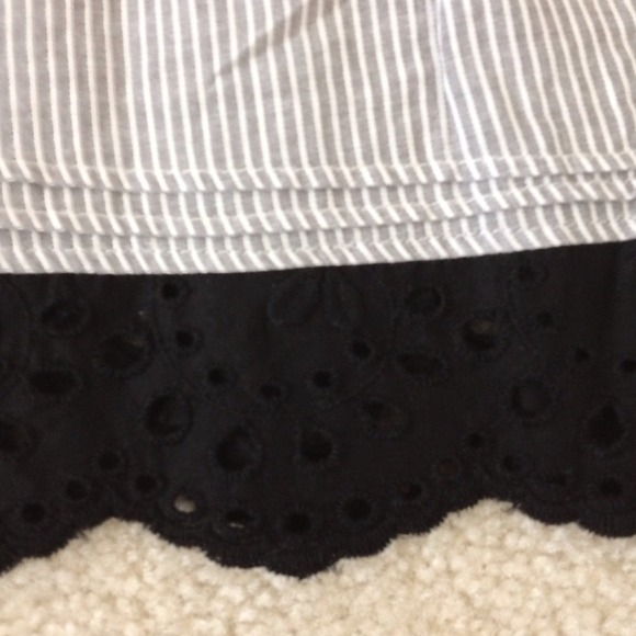 🚫SOLD🚫NWOT💕Grey and white stripe tank💕 - Picture 2 of 2