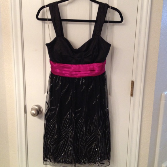 NWOT Junior Dress