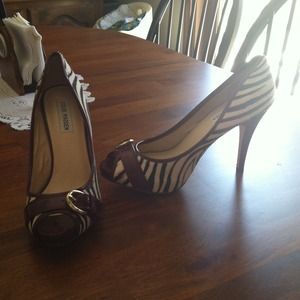 Steve Madden zebra pumps